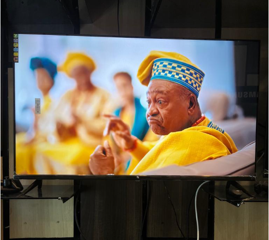 iPQ 32 Inch Led TV With Magic Remote