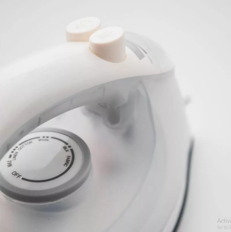 Evvoli Cordless Steam Iron with Ceramic Soleplate 1600W EVIR-CS1600P - Image 4