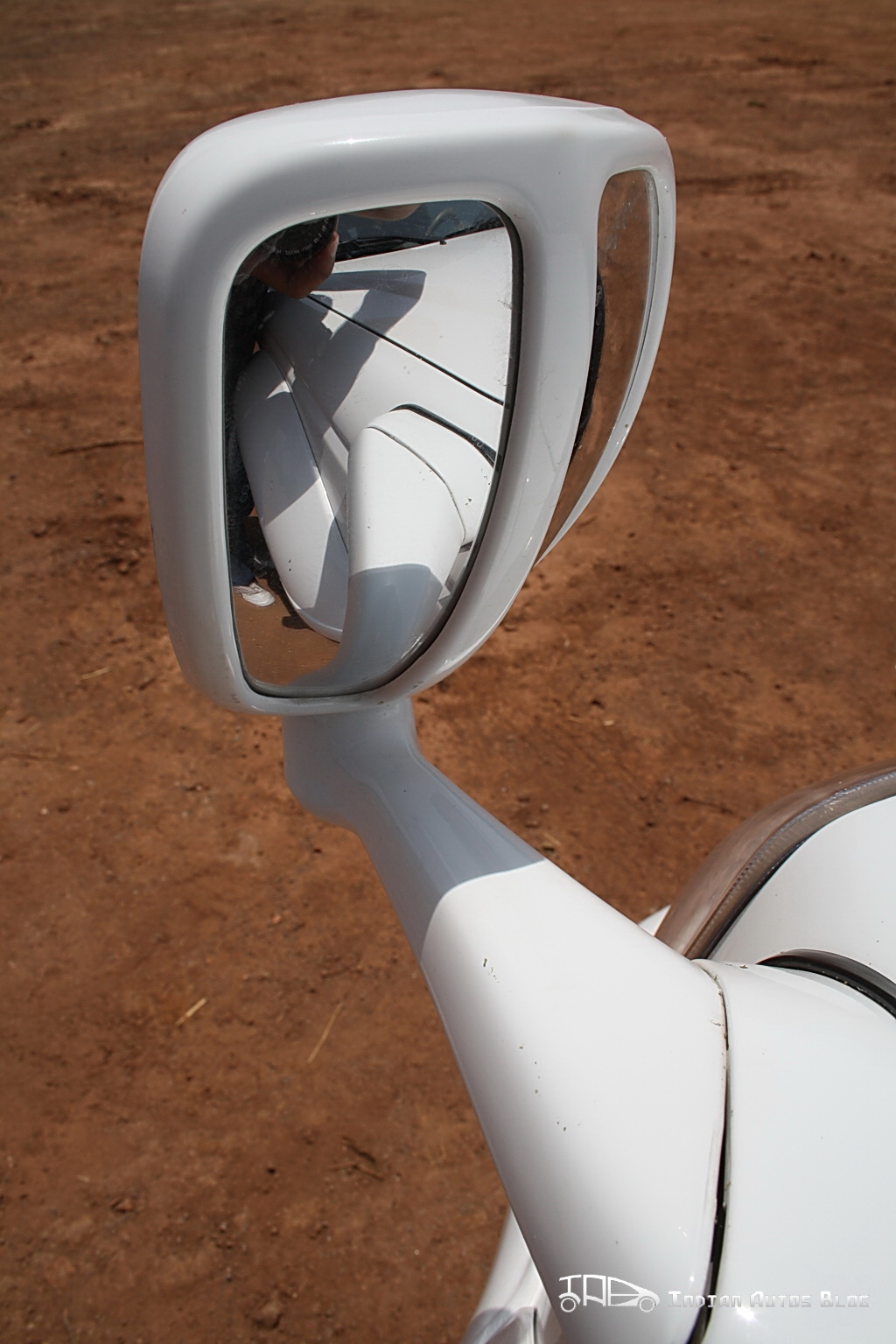 Car Bonnet Mirror Color:White - Image 2