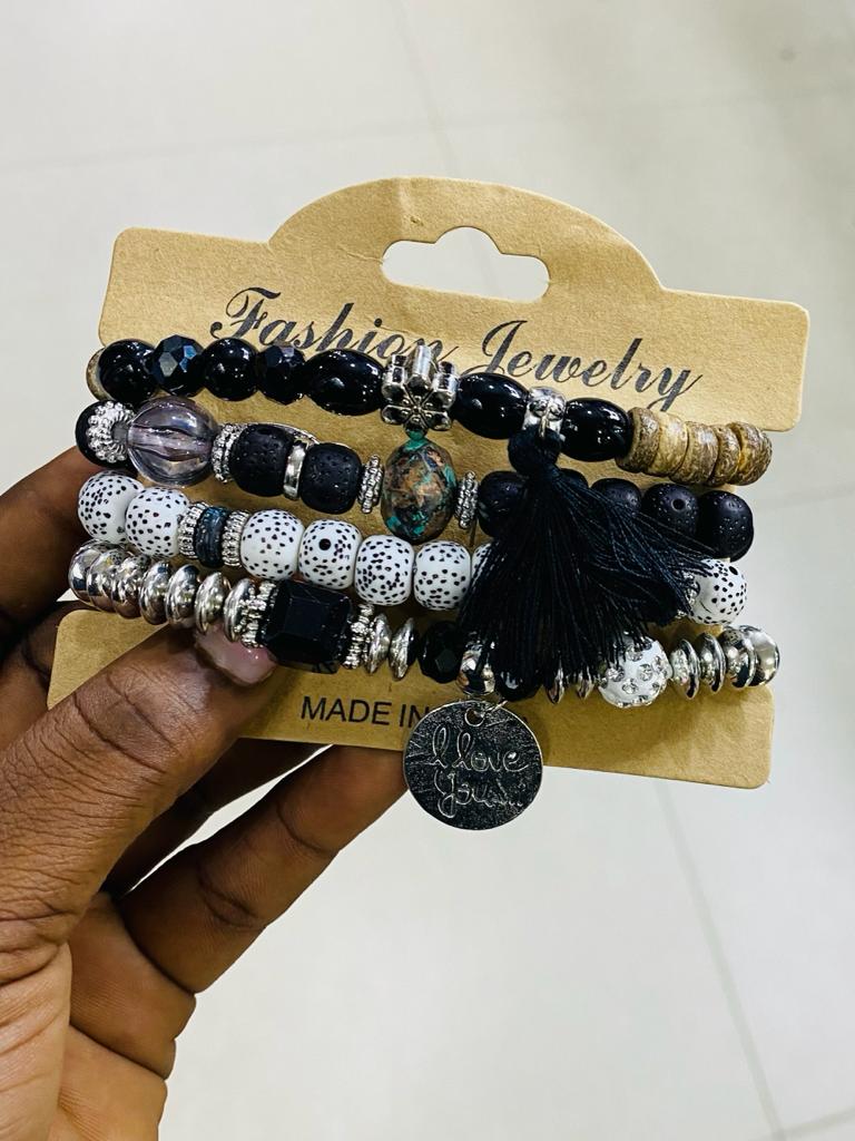 Bracelet 4pics Full Set Black,White & Silver Colour Tape 21