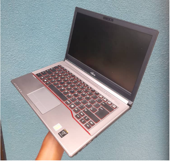 Fujitsu Lifebook Core i7, 8Gb Ram 320Gb Windows 10 Professional - Image 2