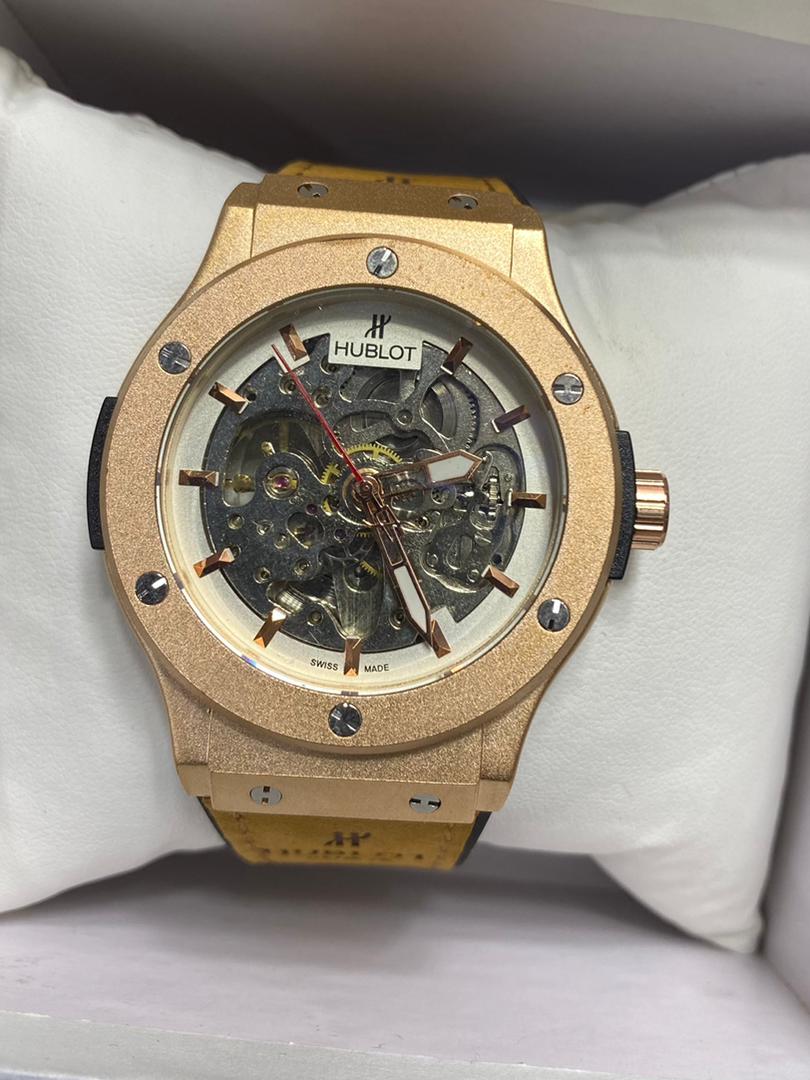 HUBLOT MECHANICAL WATCH AUTOMATIC GOLD COLOUR TAPE 1