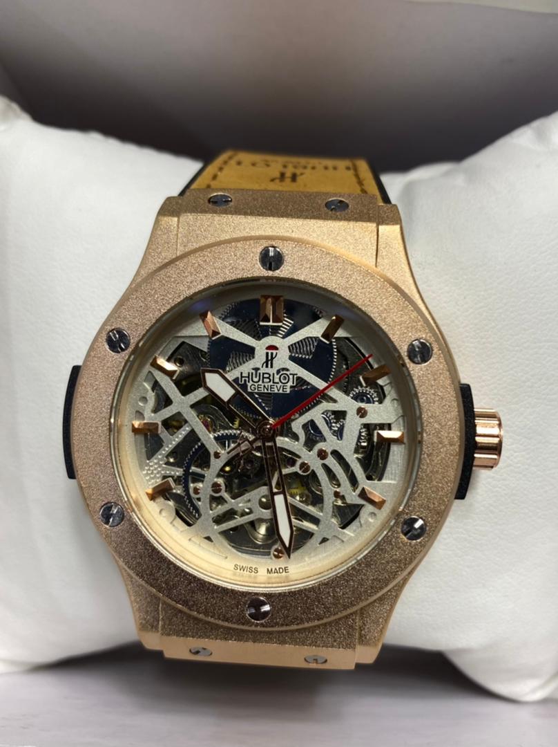 HUBLOT MECHANICAL WATCH AUTOMATIC GOLD COLOUR TAPE 3