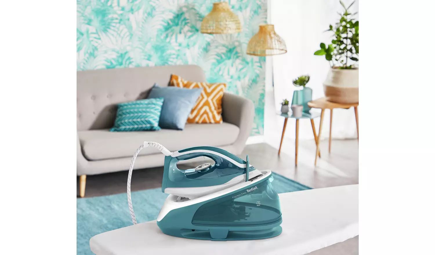 Tefal SV6131 Express Easy Steam Generator Iron - Image 5